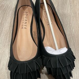 Journee Collection Women's Black Flats